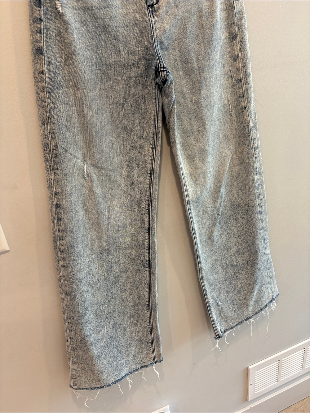 Joe's Jeans Women's Straight Leg Jeans in Light Wash Blue waist 14-14 1/2 in 31 - Picture 5 of 10